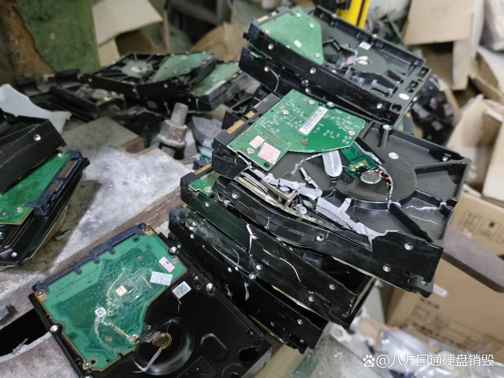 西安碑林电脑硬盘销毁，服务器硬盘物理粉碎销毁